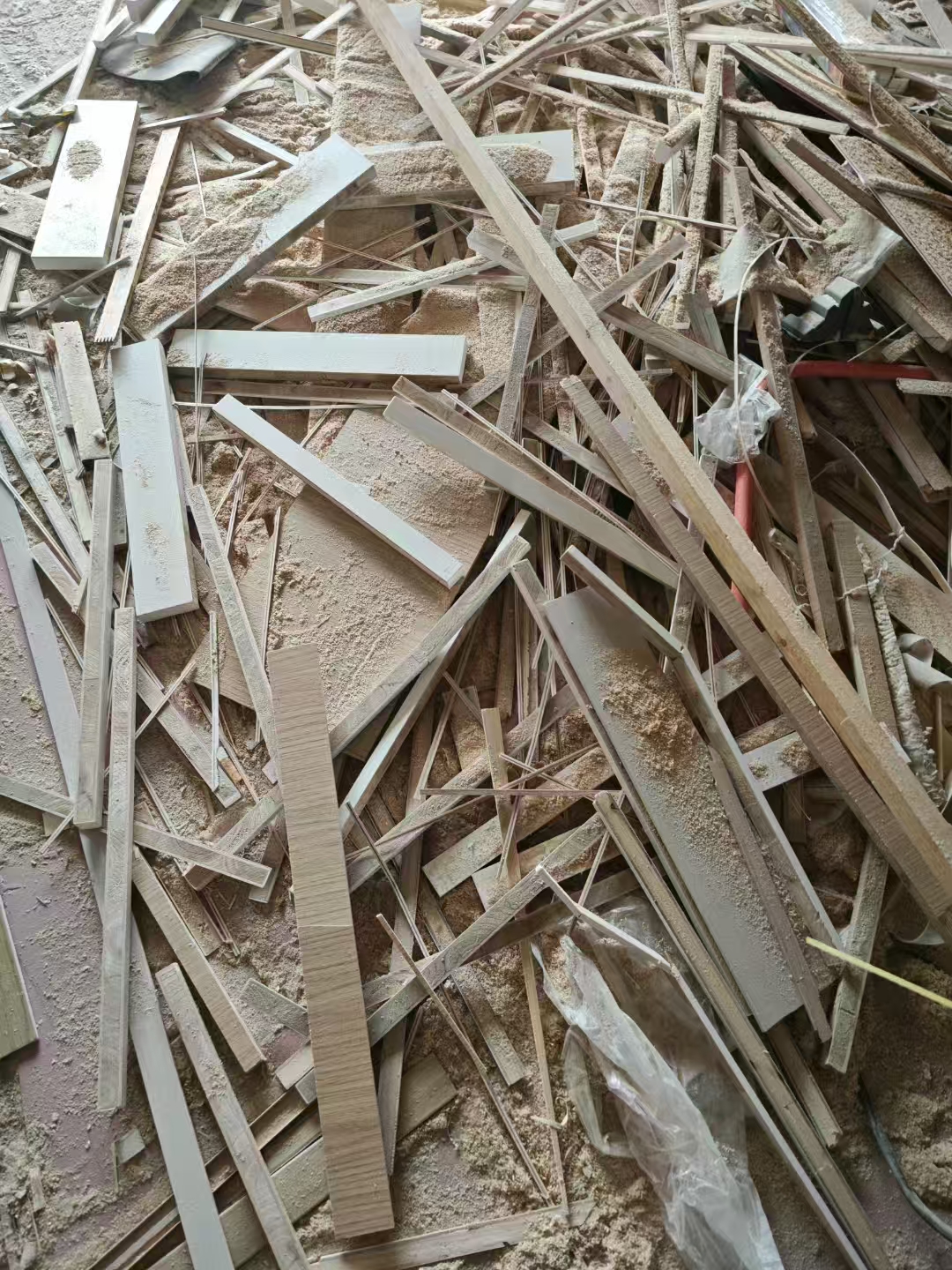 想看到是不是真木頭，請去工地哦